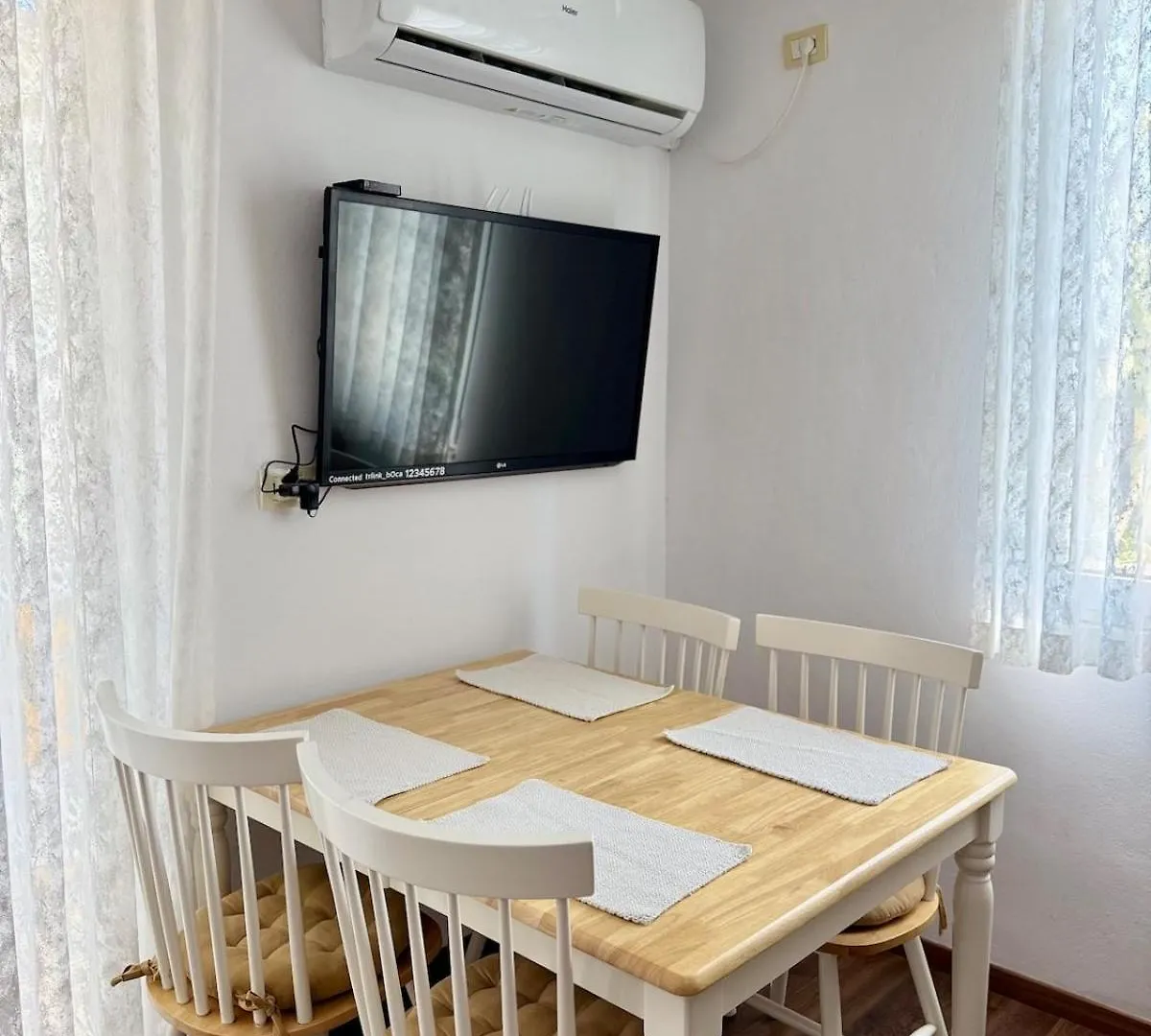 Lake Park Studio Apartment Tirana