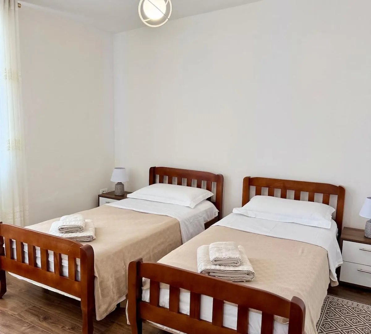 Lake Park Studio Apartment Tirana