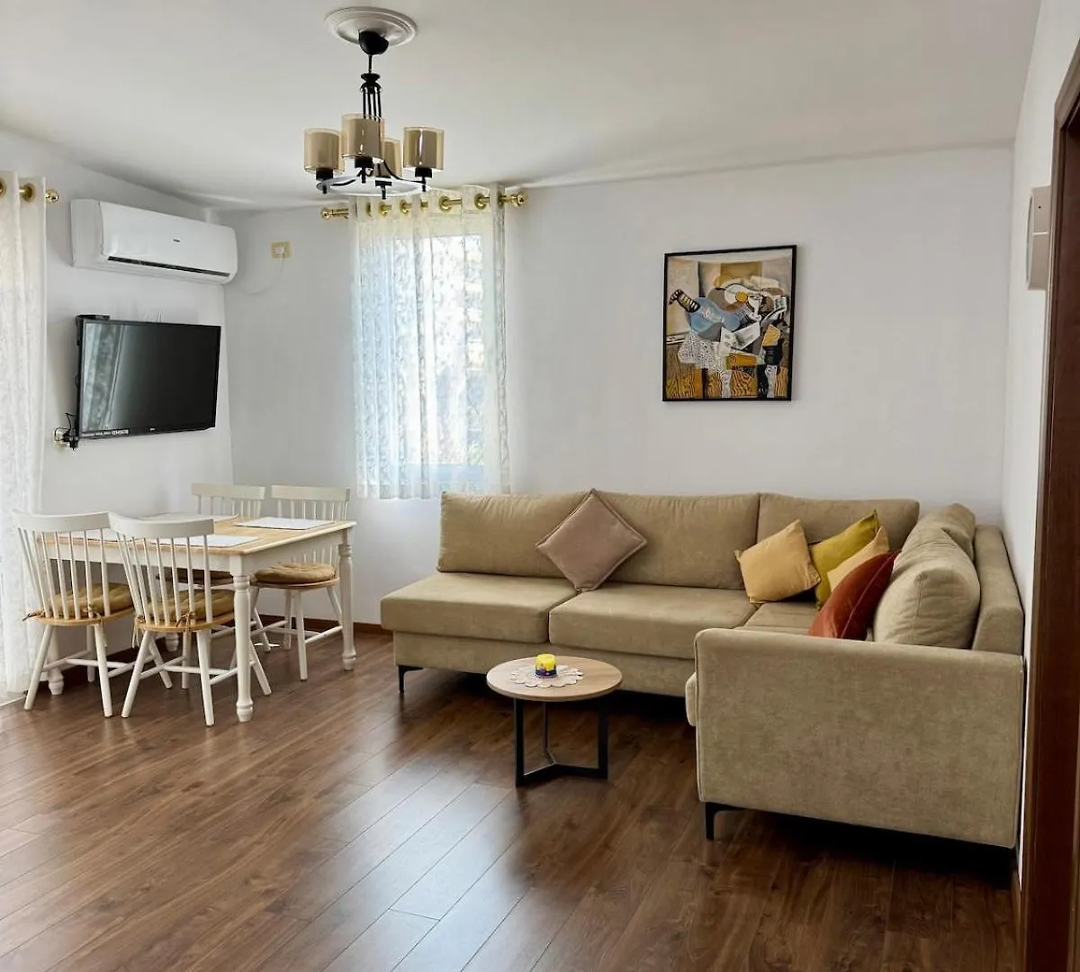 Lake Park Studio Apartment Tirana 0*,