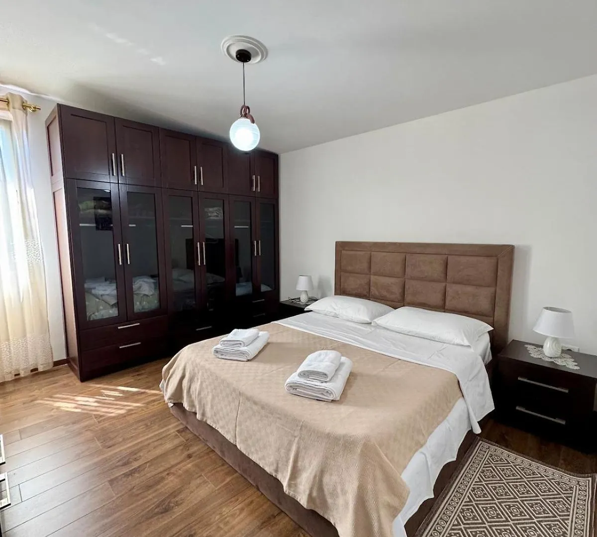 Lake Park Studio Apartment Tirana
